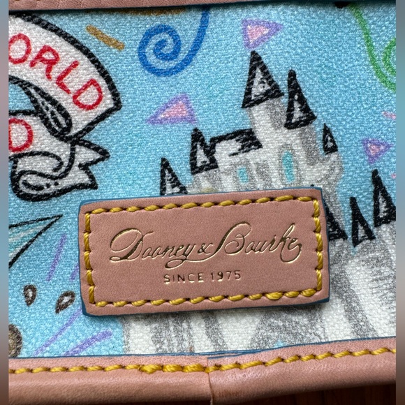 Rare Dooney & Bourke Disney Sketch Wristlet - Picture 5 of 9